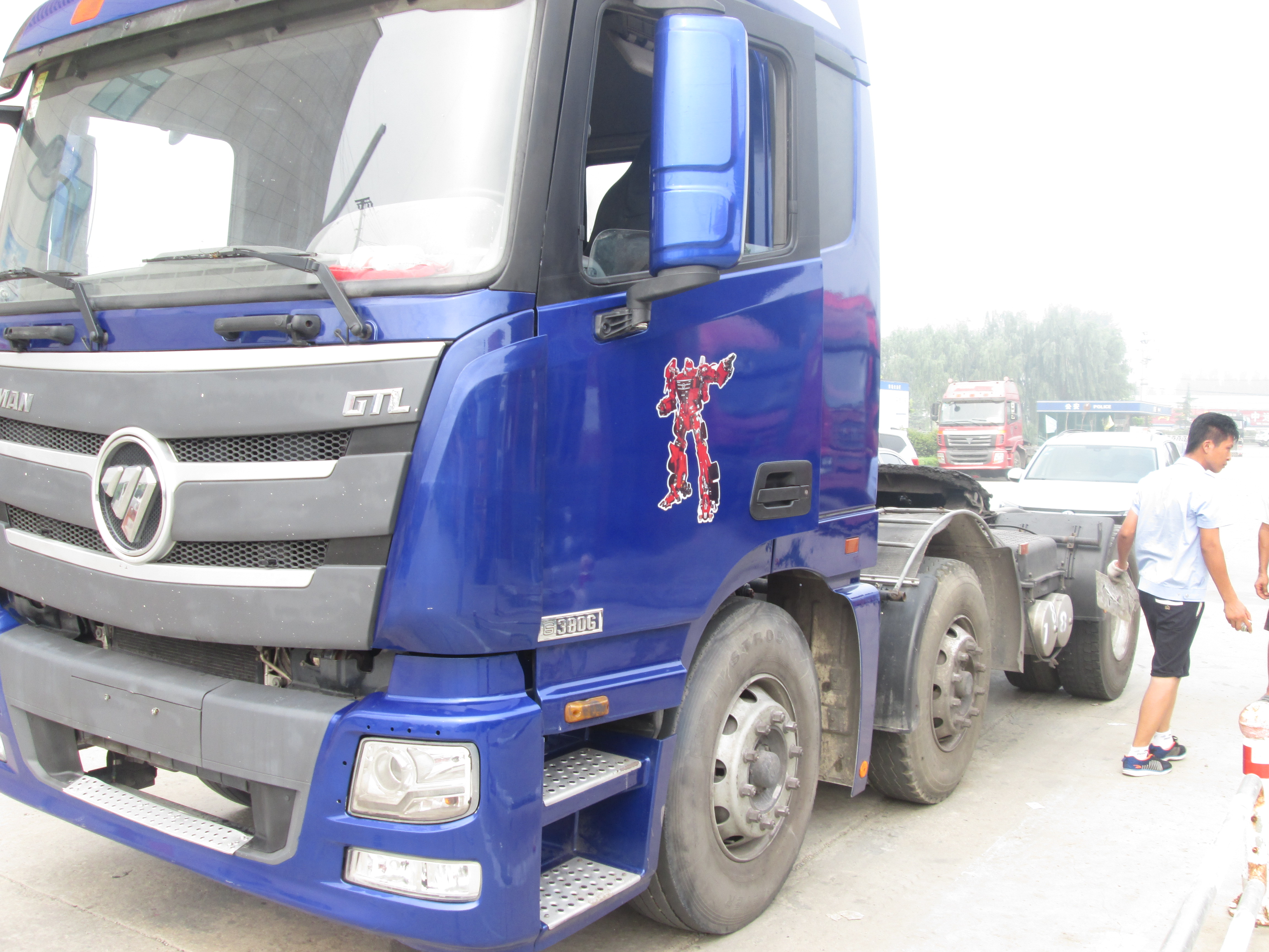 福田欧曼gtl 牵引车 380匹2015年 6×2
